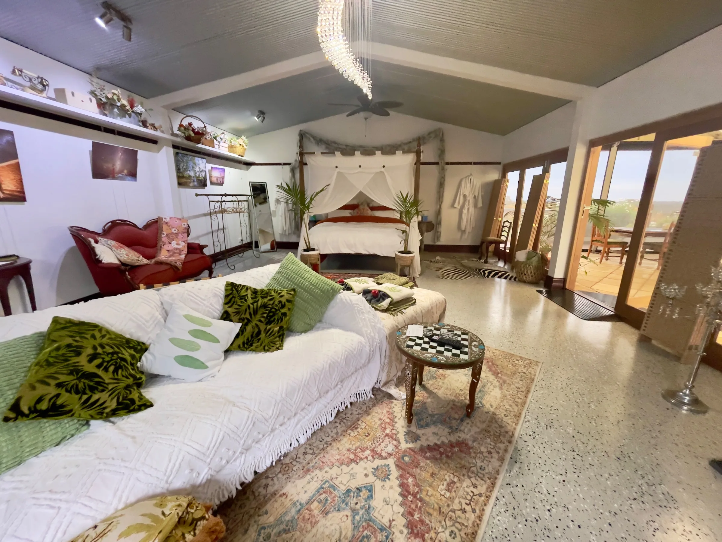 Sellicks Chills Vineyard Retreats - The Elephant Door — photo 11