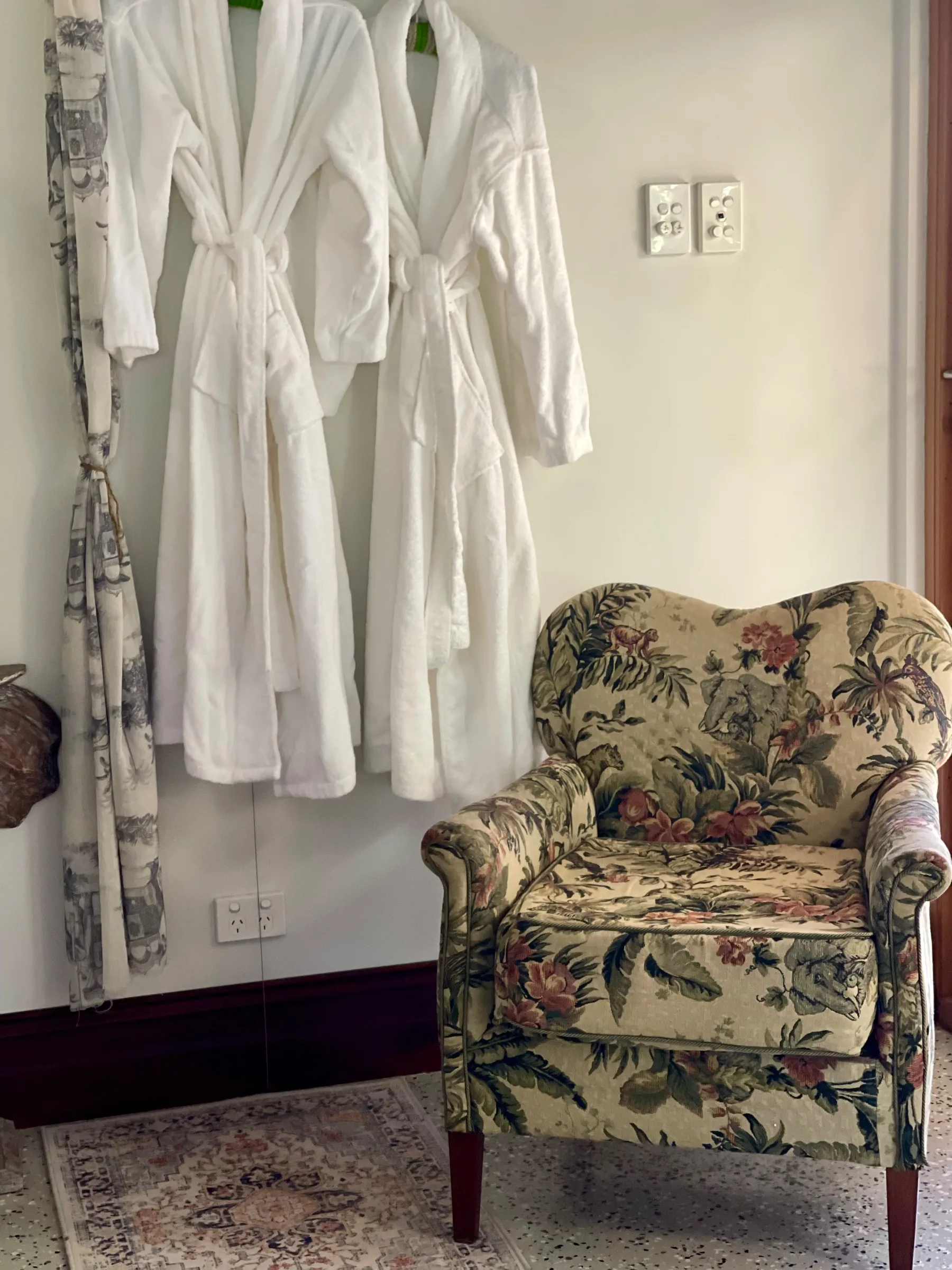 Sellicks Chills Vineyard Retreats - The Elephant Door — photo 15