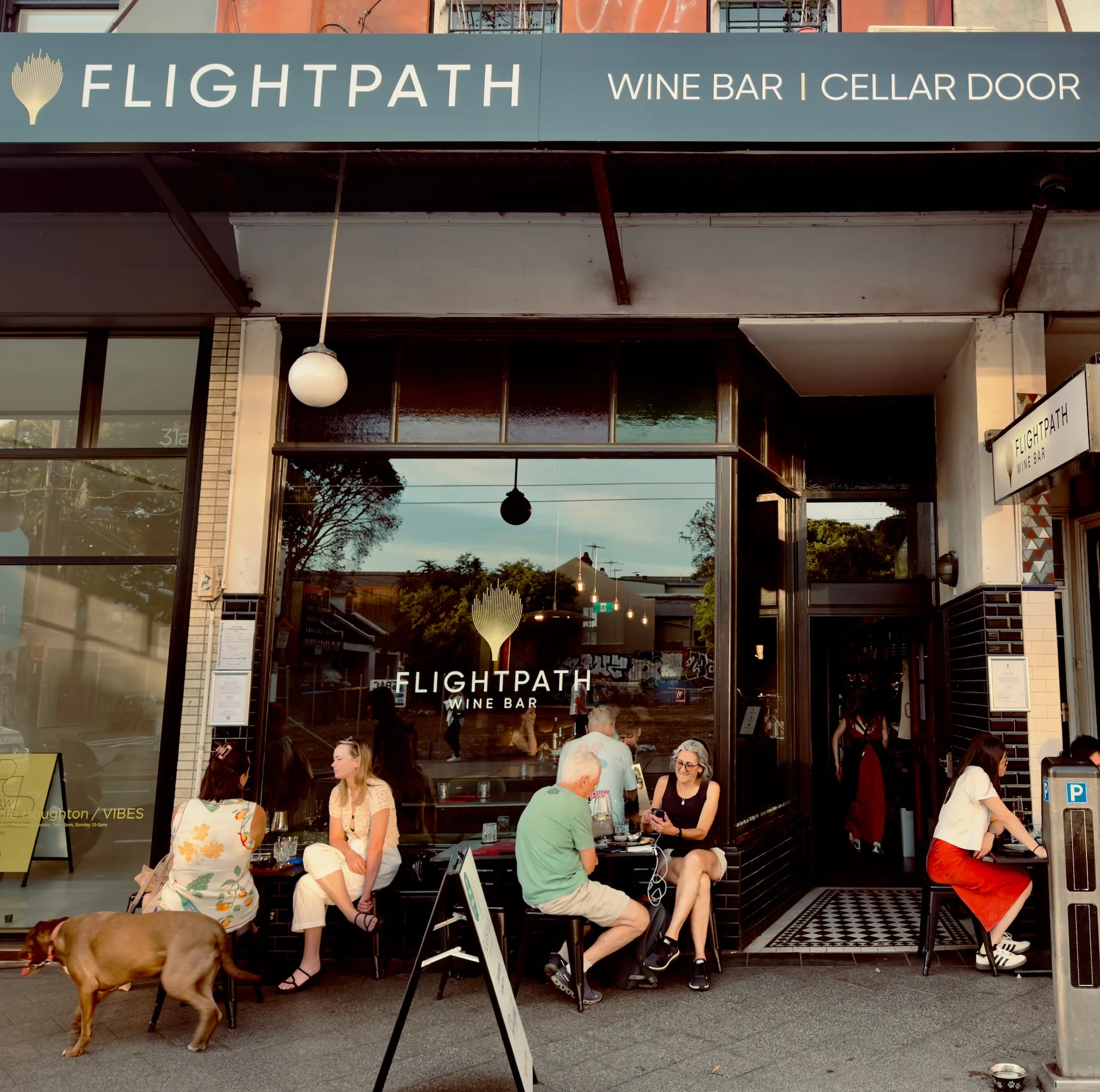 Flight Path Wine Bar — 2번째 사진